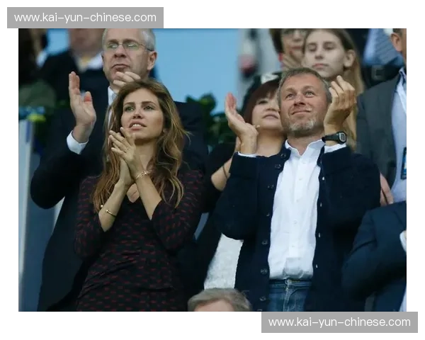 法兰克福新帅里埃拉任命，战术风格引关注