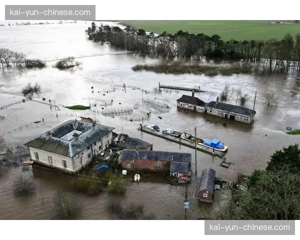 气象部门发布预警，伦敦地区周末比赛可能受强风影响